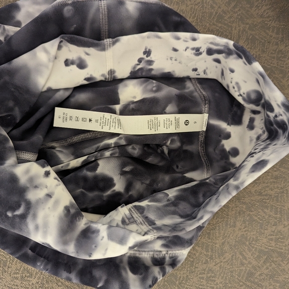 Lululemon leggings - Picture 2 of 4